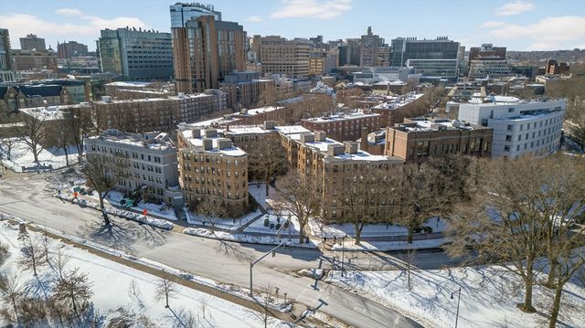 118 Riverway 29, Boston, MA 02215