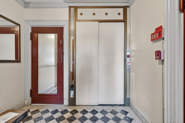 118 Riverway 29, Boston, MA 02215