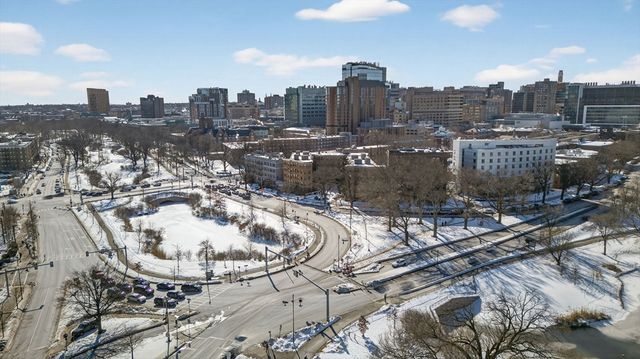 118 Riverway 29, Boston, MA 02215