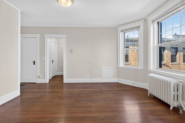 118 Riverway 29, Boston, MA 02215