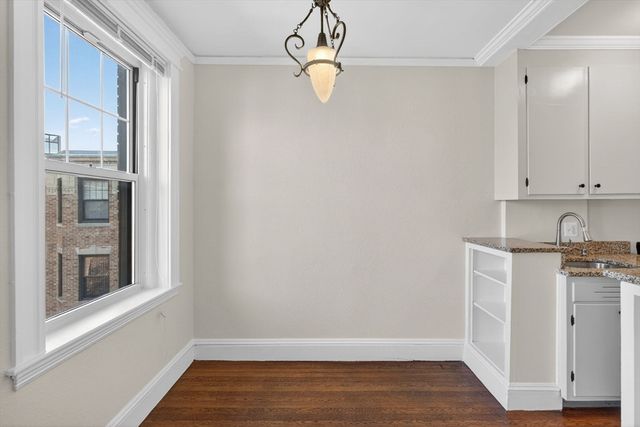 118 Riverway 29, Boston, MA 02215