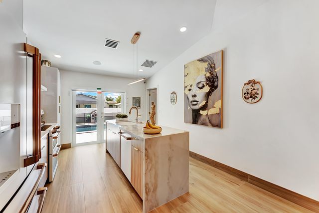 413 SW 15th Avenue, Delray Beach, FL 33444