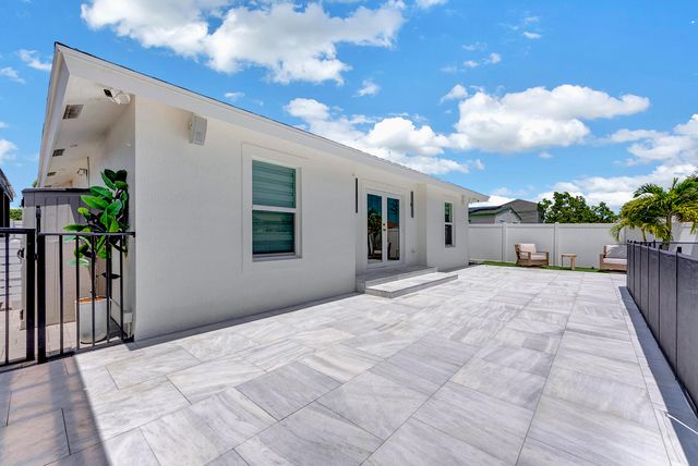 413 SW 15th Avenue, Delray Beach, FL 33444