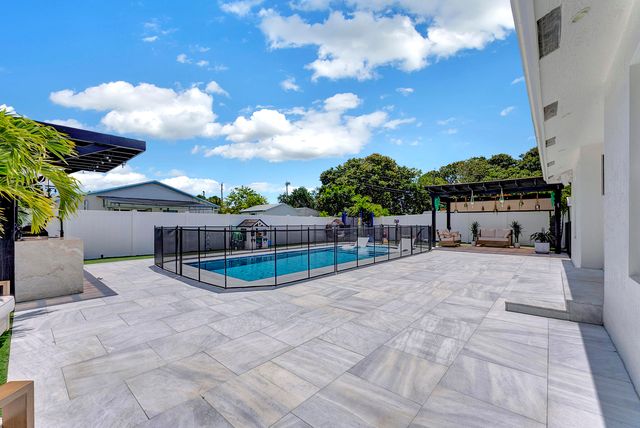 413 SW 15th Avenue, Delray Beach, FL 33444