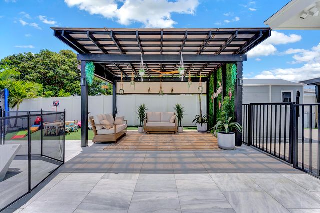 413 SW 15th Avenue, Delray Beach, FL 33444