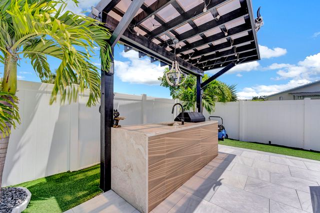 413 SW 15th Avenue, Delray Beach, FL 33444