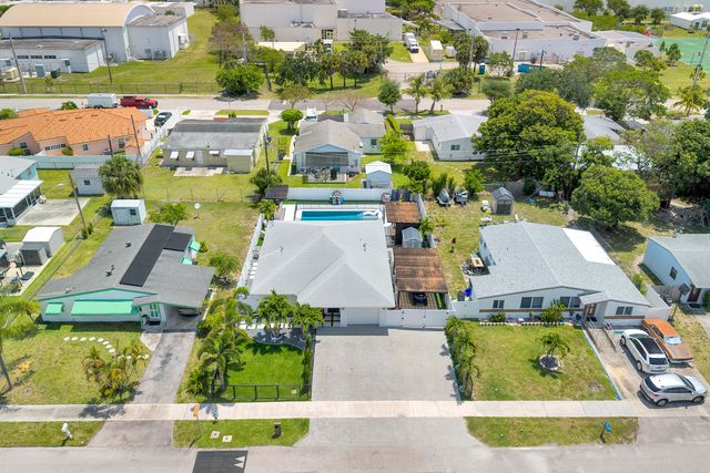 413 SW 15th Avenue, Delray Beach, FL 33444