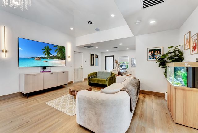 413 SW 15th Avenue, Delray Beach, FL 33444