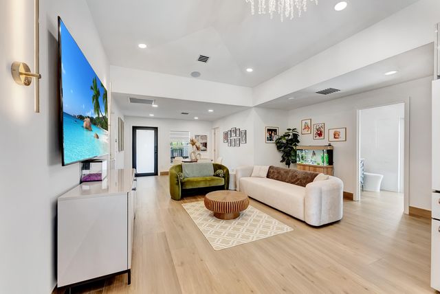 413 SW 15th Avenue, Delray Beach, FL 33444