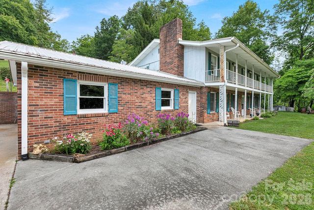 106 Flora Lina Drive, Brevard, NC 28712