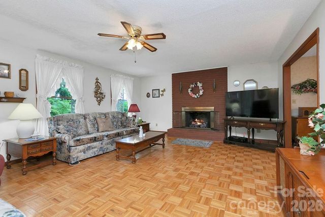 106 Flora Lina Drive, Brevard, NC 28712
