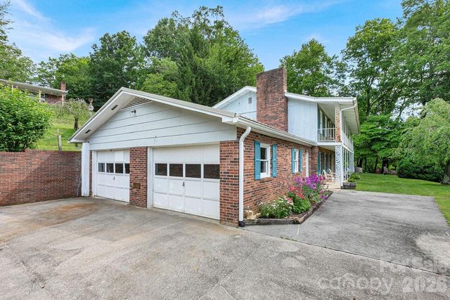 106 Flora Lina Drive, Brevard, NC 28712