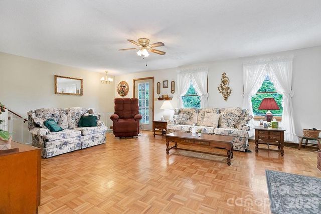 106 Flora Lina Drive, Brevard, NC 28712
