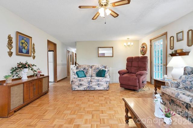 106 Flora Lina Drive, Brevard, NC 28712