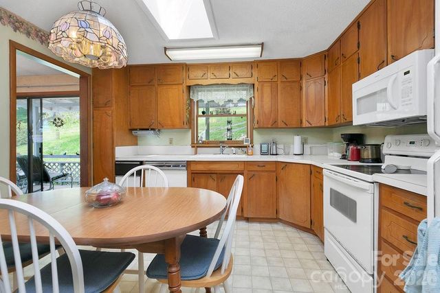 106 Flora Lina Drive, Brevard, NC 28712