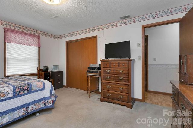 106 Flora Lina Drive, Brevard, NC 28712