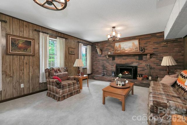 106 Flora Lina Drive, Brevard, NC 28712