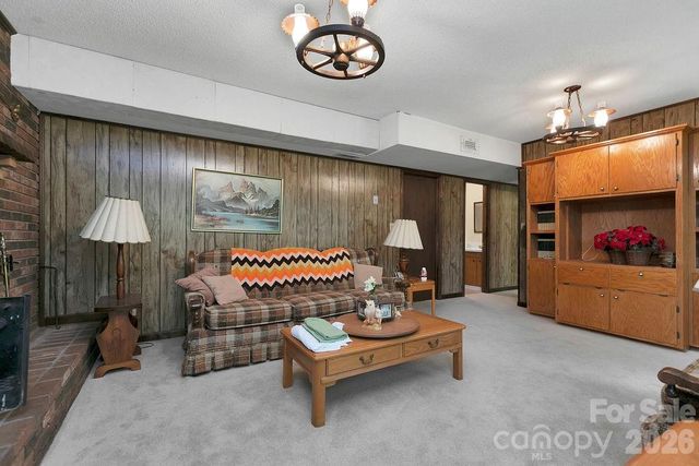 106 Flora Lina Drive, Brevard, NC 28712