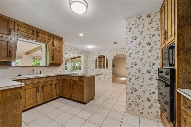 104 W Oak Valley Drive, Colleyville, TX 76034