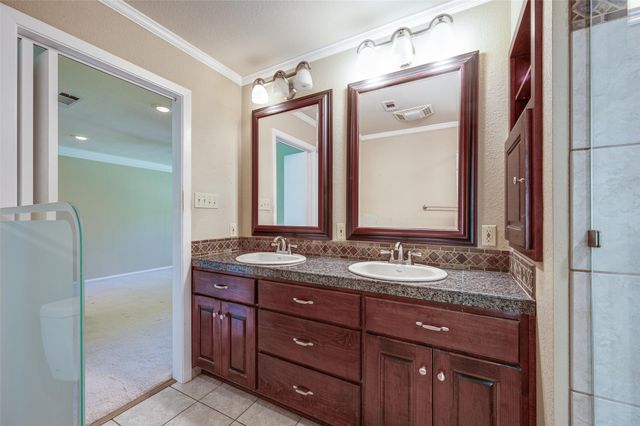 104 W Oak Valley Drive, Colleyville, TX 76034