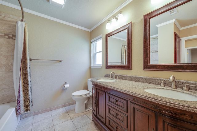 104 W Oak Valley Drive, Colleyville, TX 76034