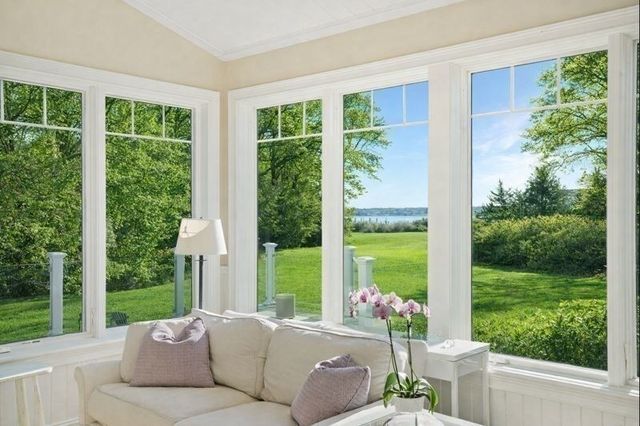 16 Frog Hollow, Tisbury, MA 02557