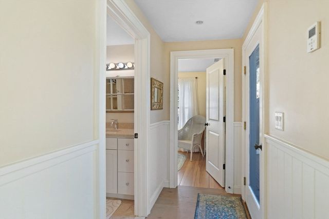 16 Frog Hollow, Tisbury, MA 02557