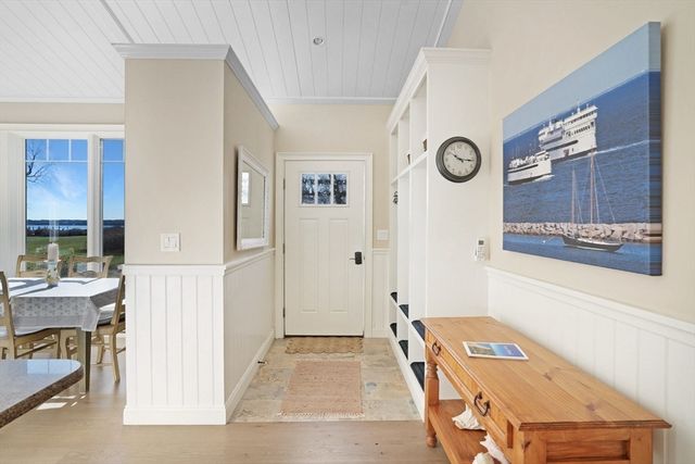 16 Frog Hollow, Tisbury, MA 02557