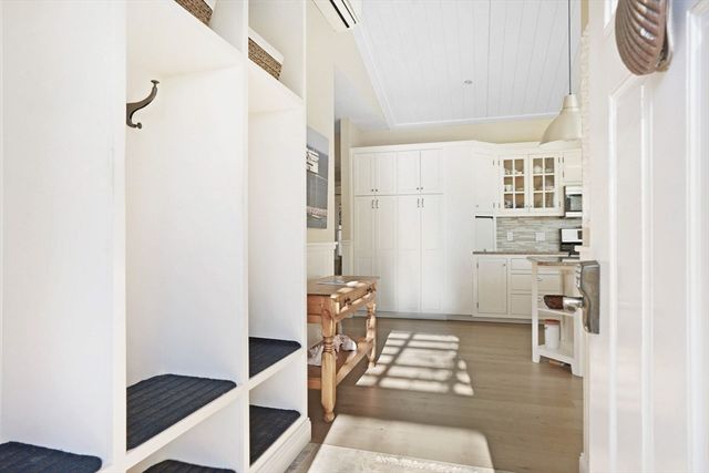 16 Frog Hollow, Tisbury, MA 02557