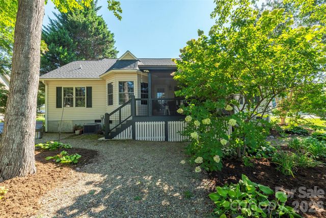 38 Eden Glen Road, Black Mountain, NC 28711