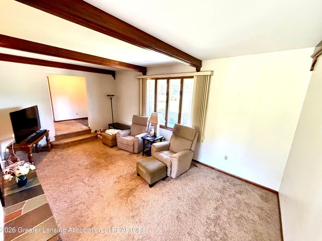 1616 E Clinton, Charlotte, MI 48813