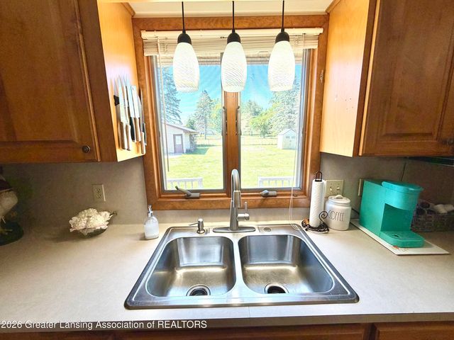 1616 E Clinton, Charlotte, MI 48813