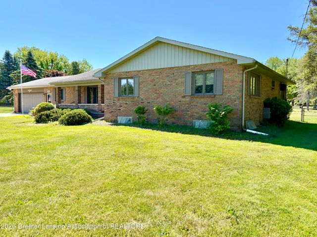 1616 E Clinton, Charlotte, MI 48813