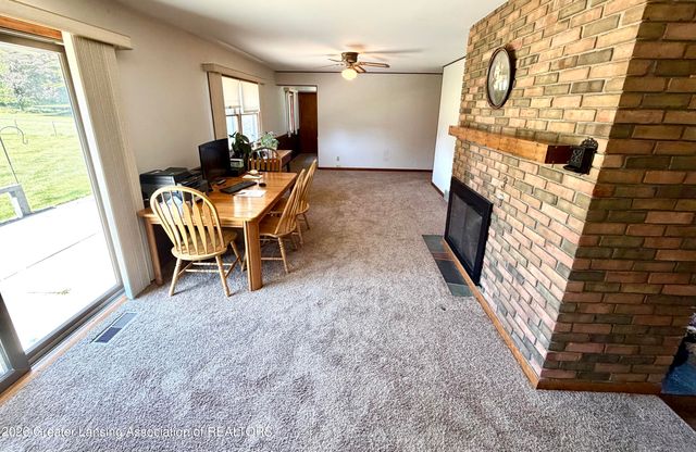 1616 E Clinton, Charlotte, MI 48813