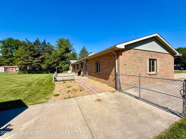 1616 E Clinton, Charlotte, MI 48813