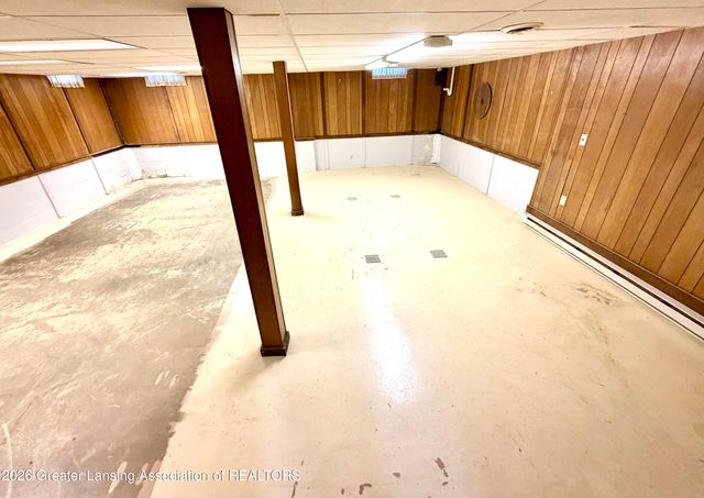 1616 E Clinton, Charlotte, MI 48813