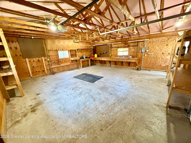 1616 E Clinton, Charlotte, MI 48813
