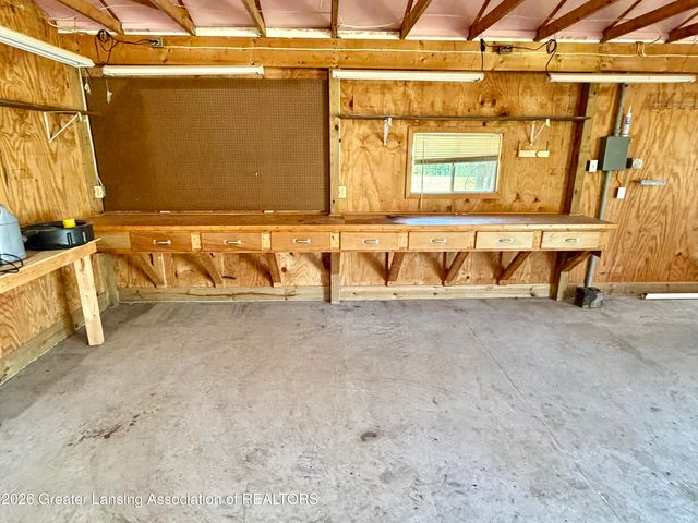 1616 E Clinton, Charlotte, MI 48813