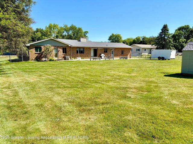 1616 E Clinton, Charlotte, MI 48813