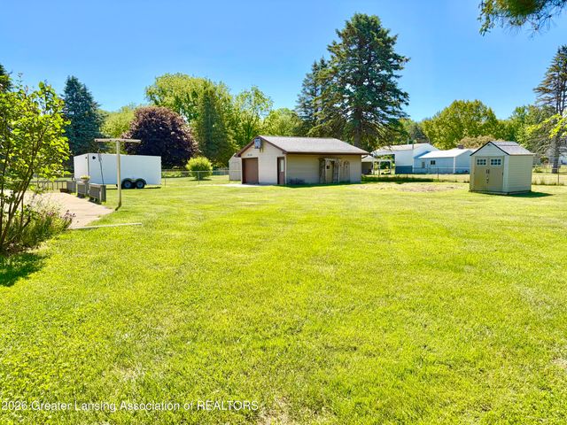 1616 E Clinton, Charlotte, MI 48813