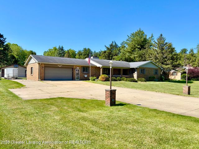 1616 E Clinton, Charlotte, MI 48813