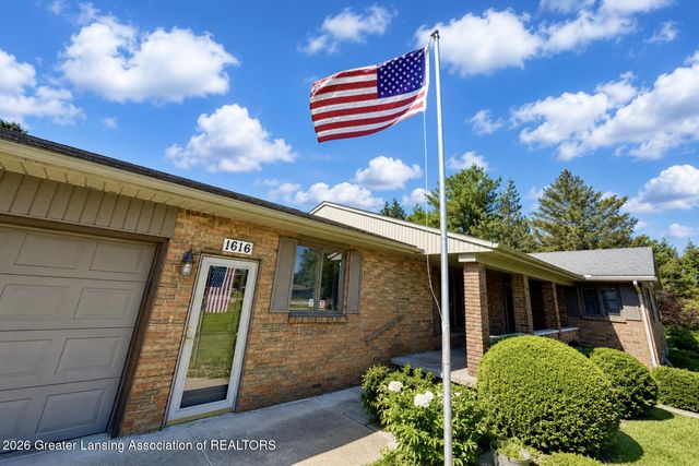 1616 E Clinton, Charlotte, MI 48813