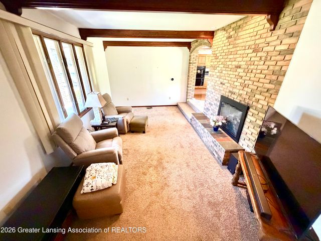 1616 E Clinton, Charlotte, MI 48813