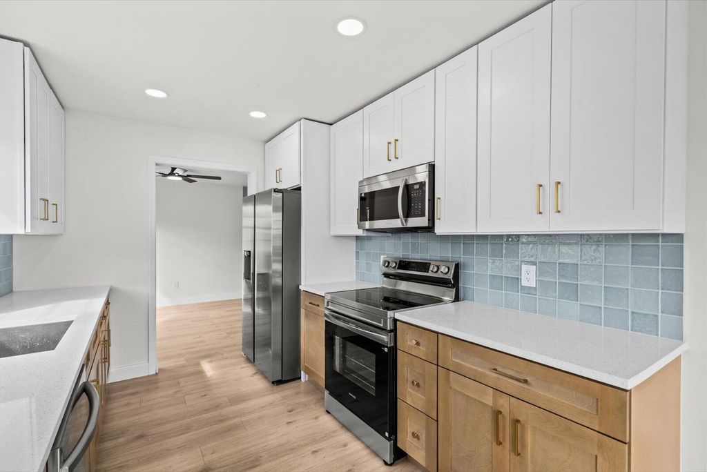 8844 SW 6th Street, Boca Raton, FL 33433