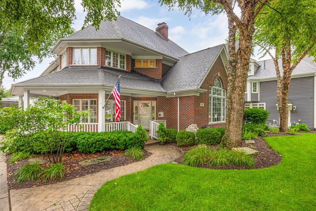 70 S Parkway Drive, Naperville, IL 60540
