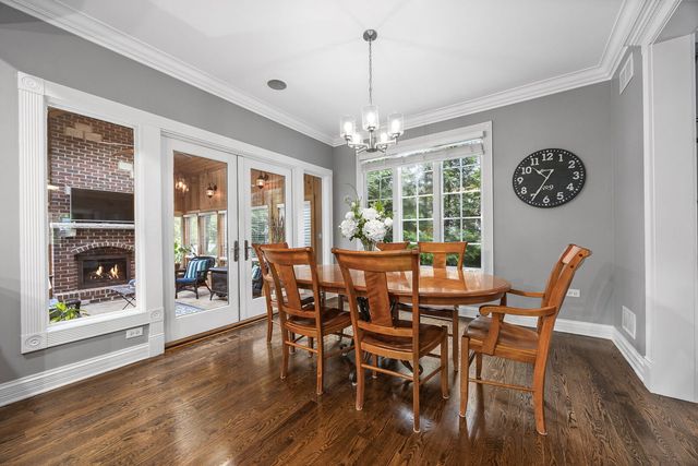 70 S Parkway Drive, Naperville, IL 60540