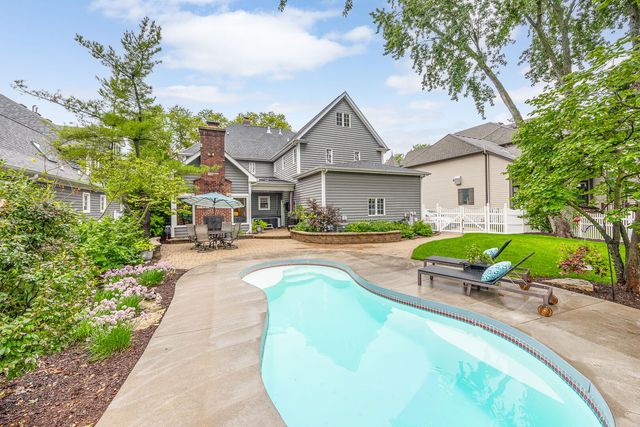 70 S Parkway Drive, Naperville, IL 60540
