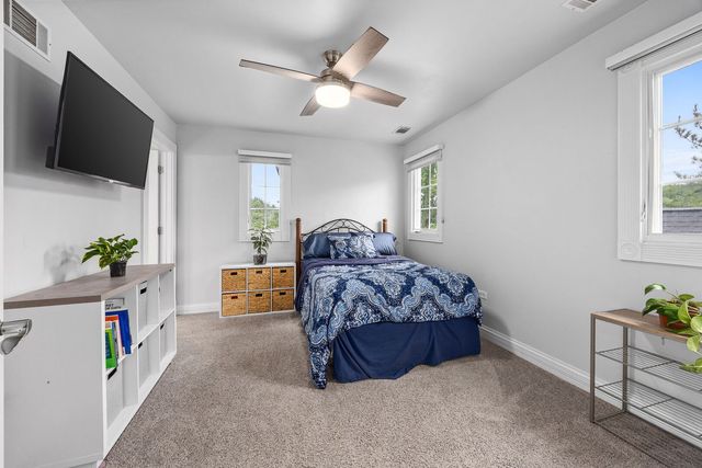 70 S Parkway Drive, Naperville, IL 60540