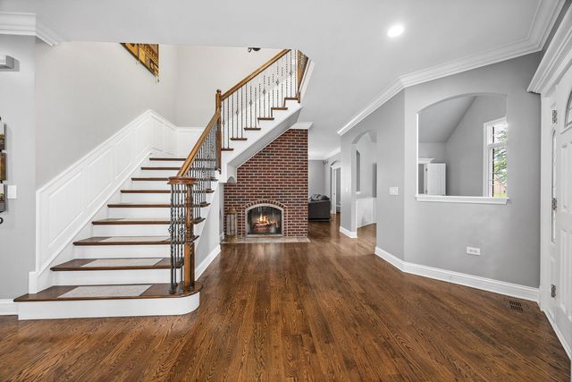 70 S Parkway Drive, Naperville, IL 60540