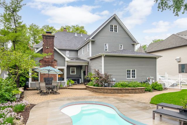 70 S Parkway Drive, Naperville, IL 60540